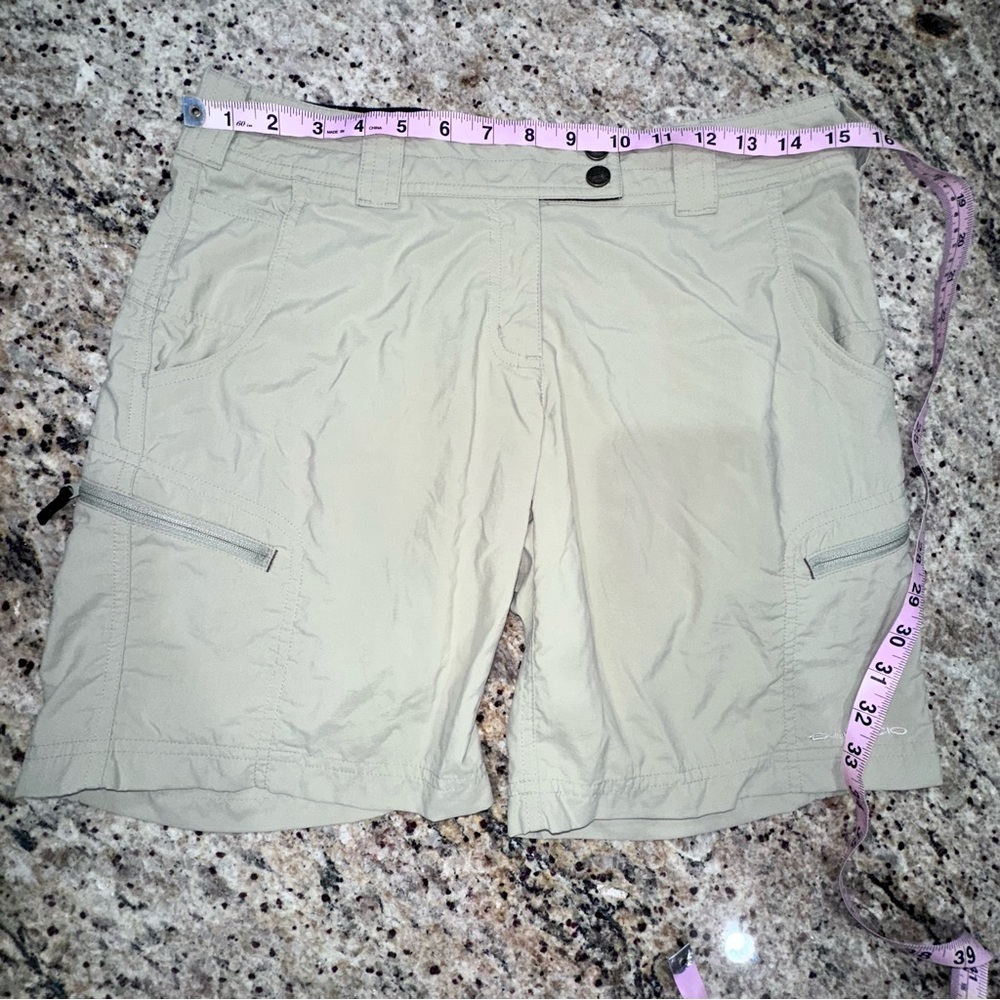 Awesome travel/hiking shorts